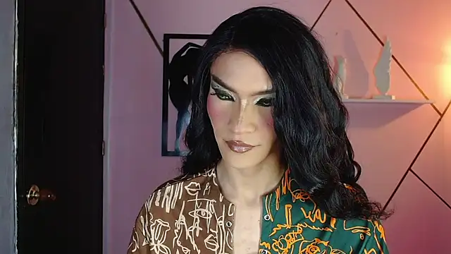 agatha rodriguez online show from 10-18-25, 01:57