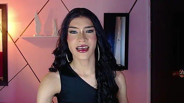 agatha rodriguez online show from 10-15-25, 02:03