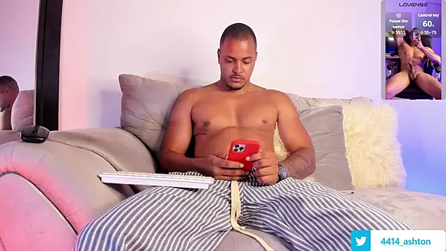 AshtonnSummer online show from 09-25-25, 04:13