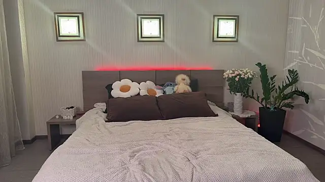 roselyn rose online show from 10-26-25, 02:39