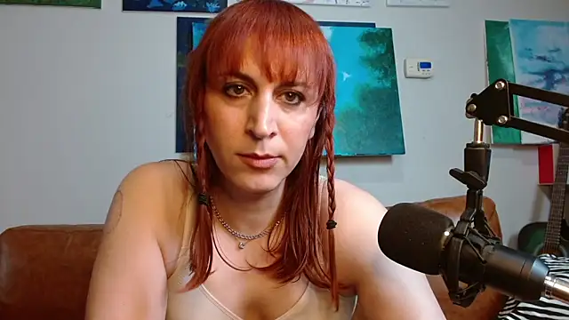 Snapshot of ChewyCandy chatting on 10-28-25, 11:25 ChewyCandy online show from 10-28-25, 11:25