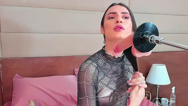 shantall skinny online show from 10-25-25, 03:49