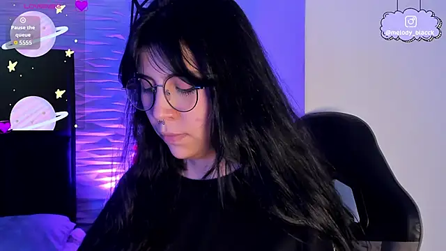 Snapshot of Melody_Black_ chatting on 02-04-26, 08:04 Melody Black online show from 02-04-26, 08:04