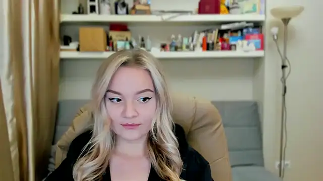 Kara Smith  online show from 10-09-25, 10:43