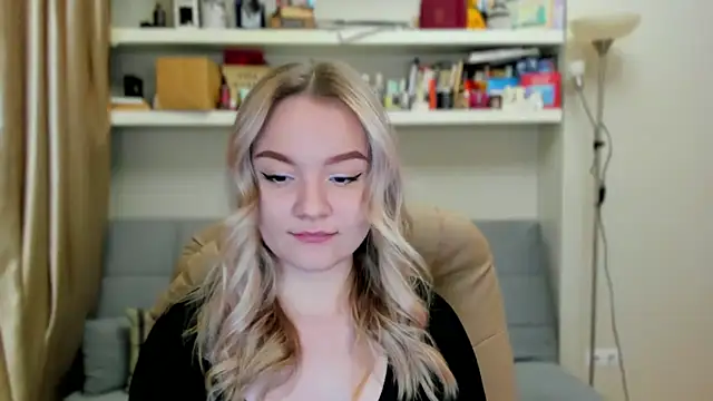 Kara Smith  online show from 11-07-25, 12:04