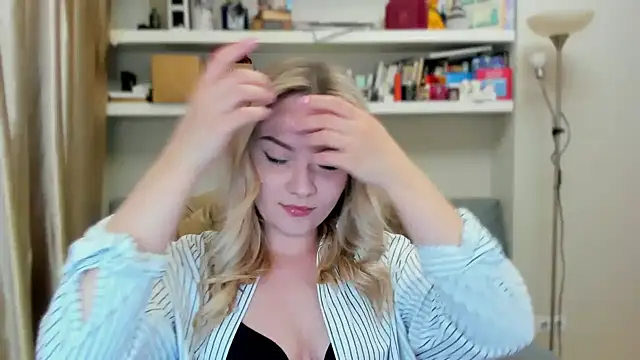 Kara Smith  online show from 09-19-25, 10:47