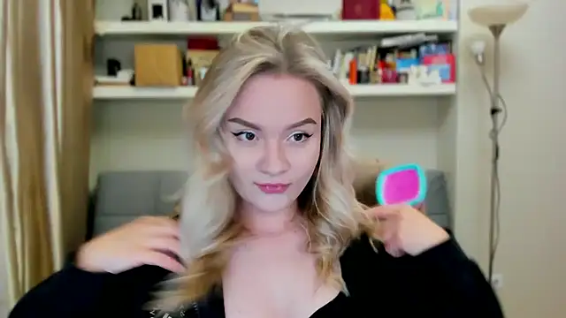 Kara Smith  online show from 10-02-25, 10:35