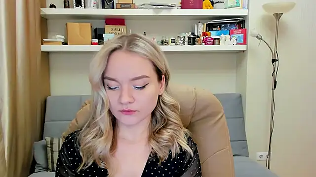 Kara Smith  online show from 02-12-25, 08:29