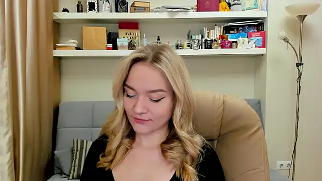 Kara Smith  online show from 03-09-25, 11:14