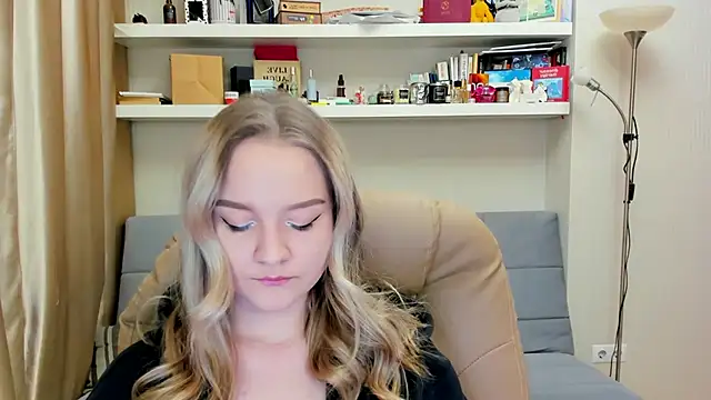 Kara Smith  online show from 01-10-25, 12:38