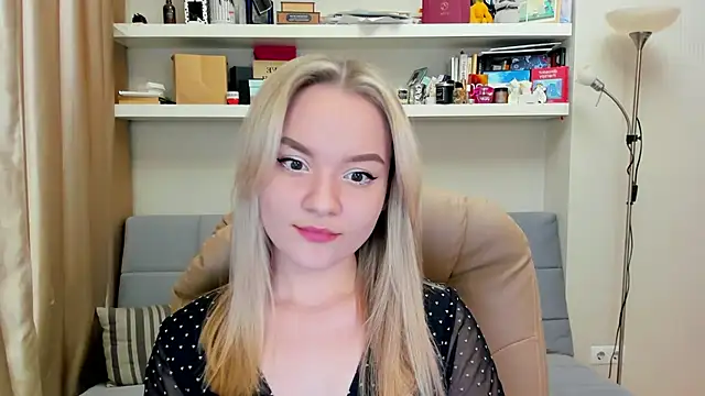 Kara Smith  online show from 02-19-25, 10:20