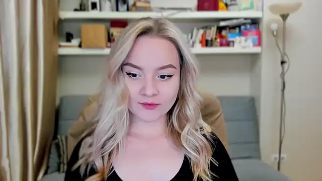 Kara Smith  online show from 10-01-25, 10:35