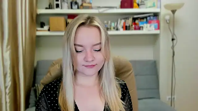 Kara Smith  online show from 09-18-25, 10:02