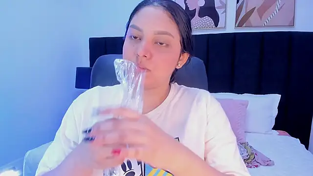 dullce77 online show from 02-16-26, 07:34