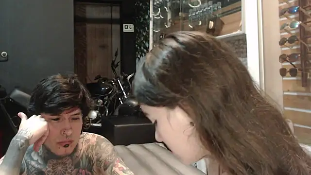 Snapshot of Alucard-Carmila chatting on 09-13-25, 03:50 Alucard-Carmila online show from 09-13-25, 03:50