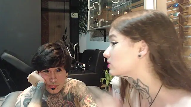 Snapshot of Alucard-Carmila chatting on 09-12-25, 03:39 Alucard-Carmila online show from 09-12-25, 03:39