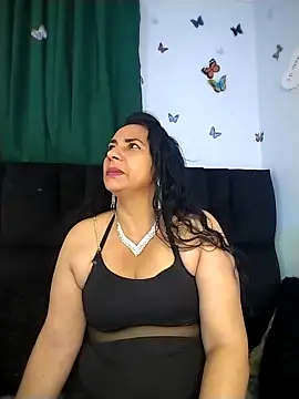 AlexaNovoa  online show from 04-26-26, 01:25