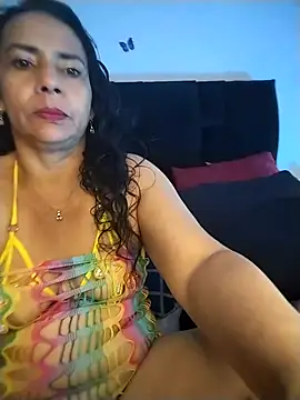 AlexaNovoa  online show from 11-21-25, 01:37