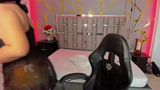 DivineMegan online show from 03-22-25, 03:52