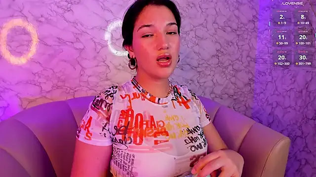 DivineMegan online show from 03-10-25, 05:54