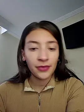 HOLY DOLL online show from 10-07-25, 08:43