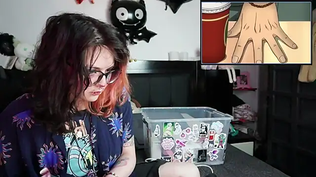 Devil And Princess online show from 12-18-25, 01:22