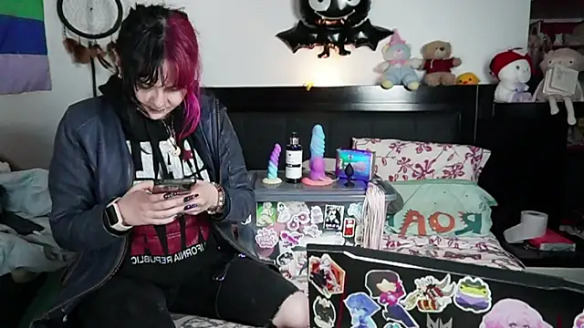 Snapshot of Devil_And_Princess chatting on 02-03-26, 01:27 Devil And Princess online show from 02-03-26, 01:27