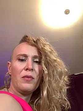 SusieandLacey online show from 02-11-26, 02:11