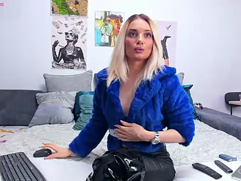 Snapshot of FindomGoddess1 chatting on 09-19-25, 02:10 FindomGoddess1 online show from 09-19-25, 02:10