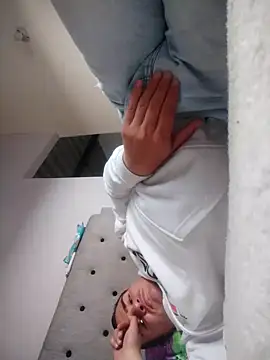 Snapshot of Andy-rtg chatting on 10-05-25, 04:09 Andy-rtg online show from 10-05-25, 04:09