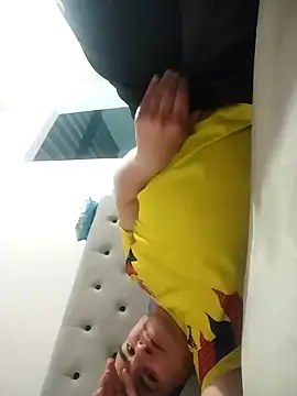 Snapshot of Andy-rtg chatting on 09-10-25, 12:53 Andy-rtg online show from 09-10-25, 12:53