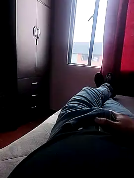 Snapshot of Andy-rtg chatting on 09-27-25, 10:16 Andy-rtg online show from 09-27-25, 10:16