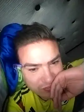 Snapshot of Andy-rtg chatting on 10-08-25, 05:42 Andy-rtg online show from 10-08-25, 05:42