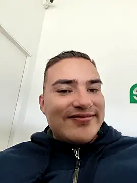 Snapshot of Andy-rtg chatting on 04-07-26, 03:25 Andy-rtg online show from 04-07-26, 03:25