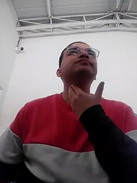 Snapshot of Andy-rtg chatting on 10-11-25, 04:19 Andy-rtg online show from 10-11-25, 04:19