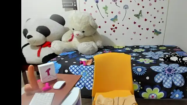 Snapshot of Olgahunder chatting on 03-21-25, 07:33 Olgahunder online show from 03-21-25, 07:33