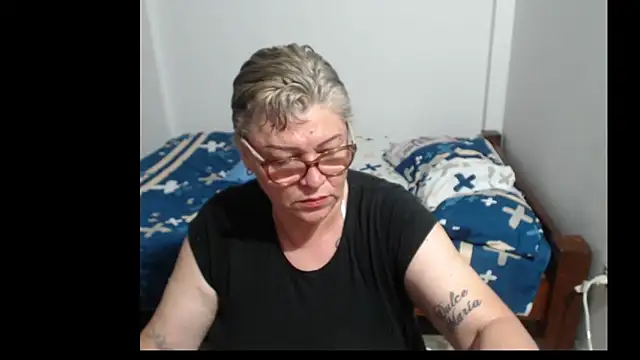 Snapshot of Olgahunder chatting on 02-22-26, 08:43 Olgahunder online show from 02-22-26, 08:43