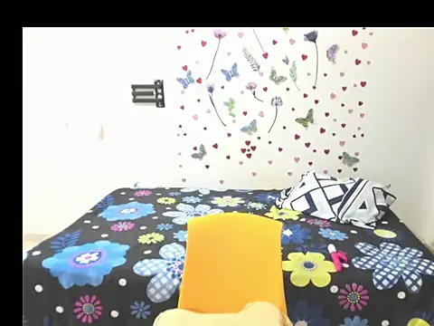 Snapshot of Olgahunder chatting on 03-12-25, 09:24 Olgahunder online show from 03-12-25, 09:24