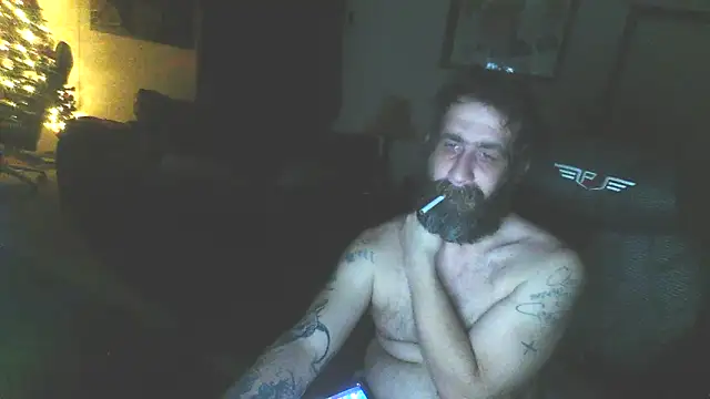 Snapshot of mayg chatting on 12-22-25, 04:23 mayg online show from 12-22-25, 04:23