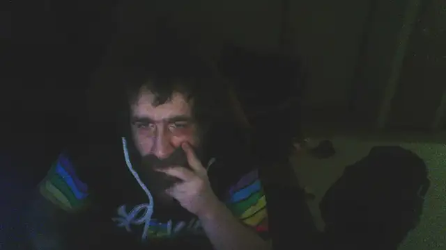 Snapshot of mayg chatting on 12-17-25, 06:07 mayg online show from 12-17-25, 06:07