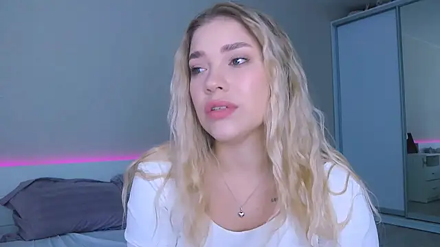 Snapshot of DIANAxxxDIAMOND chatting on 10-01-25, 07:35 DIANAxxxDIAMOND online show from 10-01-25, 07:35