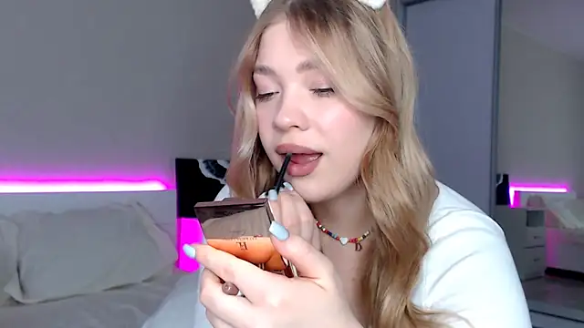 Snapshot of DIANAxxxDIAMOND chatting on 03-14-25, 09:57 DIANAxxxDIAMOND online show from 03-14-25, 09:57