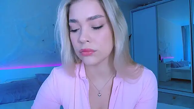 Snapshot of DIANAxxxDIAMOND chatting on 10-30-25, 09:18 DIANAxxxDIAMOND online show from 10-30-25, 09:18