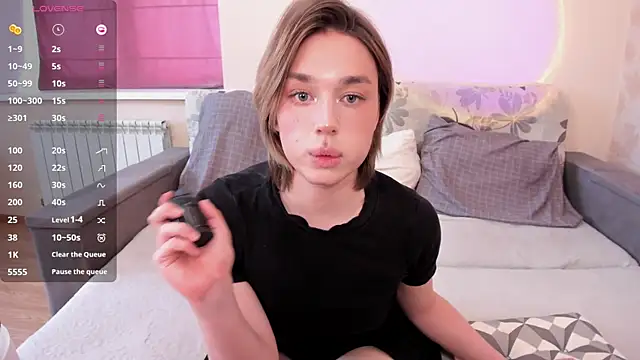 Snapshot of Hentailove20 chatting on 09-19-25, 12:20 Hentailove20 online show from 09-19-25, 12:20