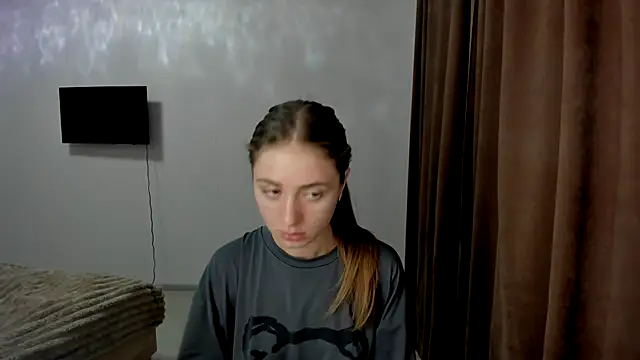 LilyHaart online show from 10-15-25, 04:11