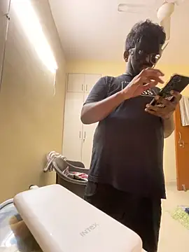 Snapshot of nightlife__12 chatting on 03-13-25, 12:02 nightlife 12 online show from 03-13-25, 12:02