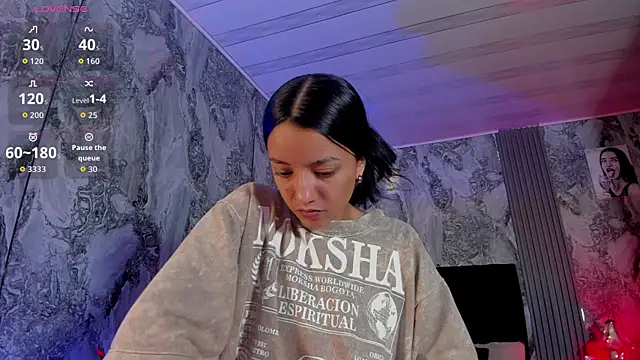 Snapshot of AshleyVega01 chatting on 09-19-25, 01:04 AshleyVega01 online show from 09-19-25, 01:04