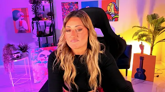 SarahAlluring online show from 10-04-25, 01:23