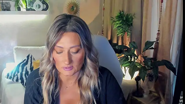 SarahAlluring online show from 07-17-26, 01:52