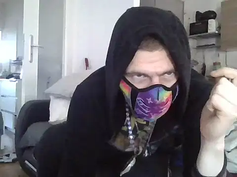 Snapshot of ThePython666 chatting on 03-18-25, 12:17 ThePython666 online show from 03-18-25, 12:17